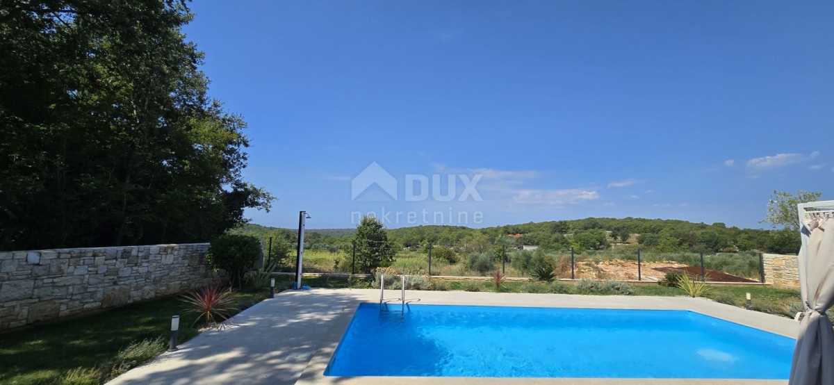 ISTRIA, ROVINJ - Newly built villa with swimming pool and additional apartment, on the edge of the v