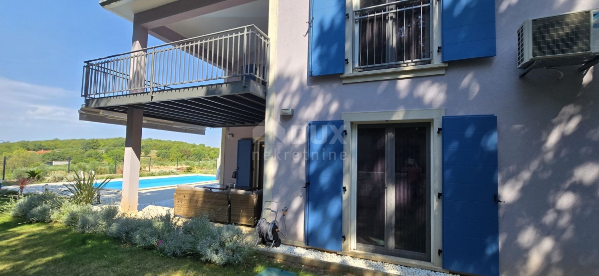 ISTRIEN, ROVINJ – Neu gebaute Villa mit Swimmingpool und zusätzlicher Wohnung, am Rande des Dorfes