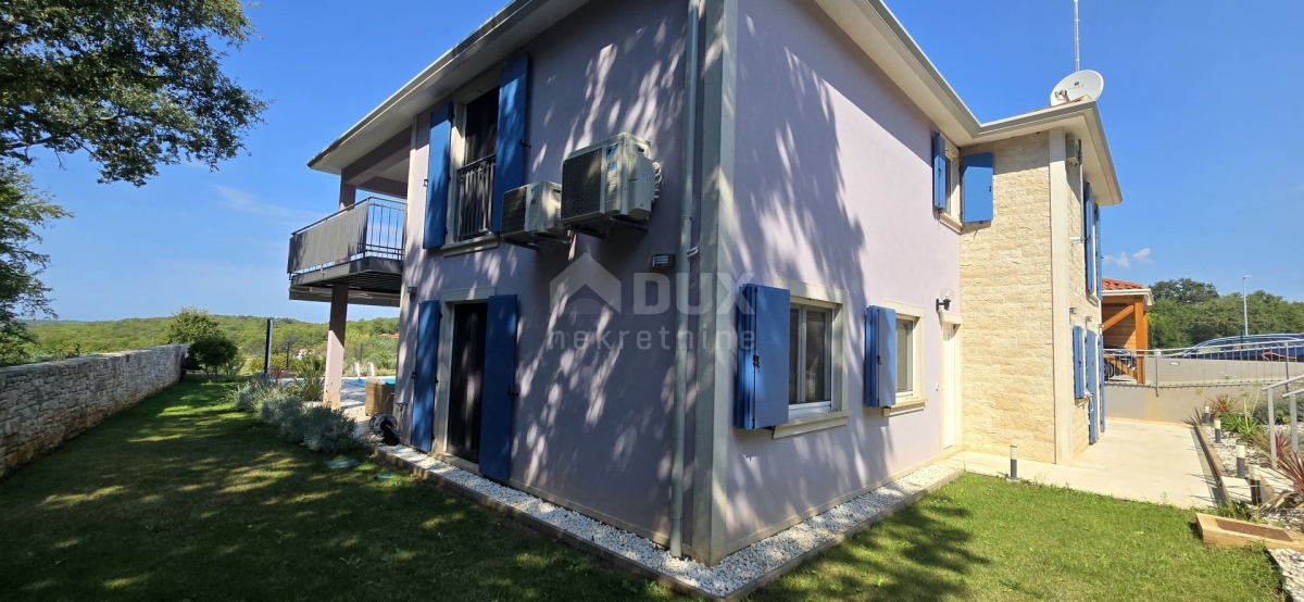 ISTRA, ROVINJ - Novoizgrađena vila s bazenom i dodatnim apartmanom, rub naselja