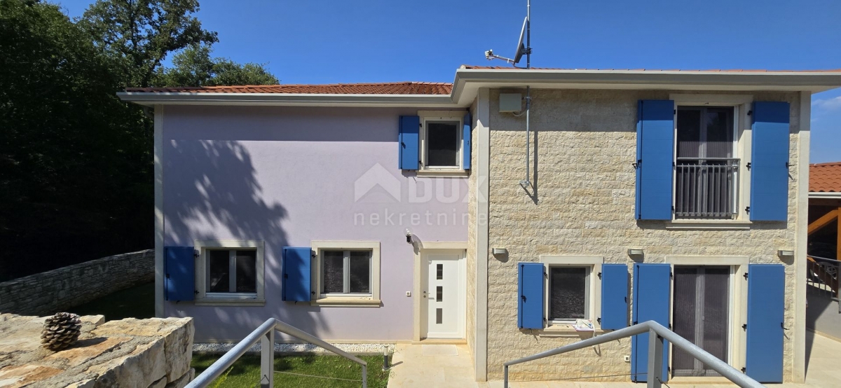 ISTRIEN, ROVINJ – Neu gebaute Villa mit Swimmingpool und zusätzlicher Wohnung, am Rande des Dorfes