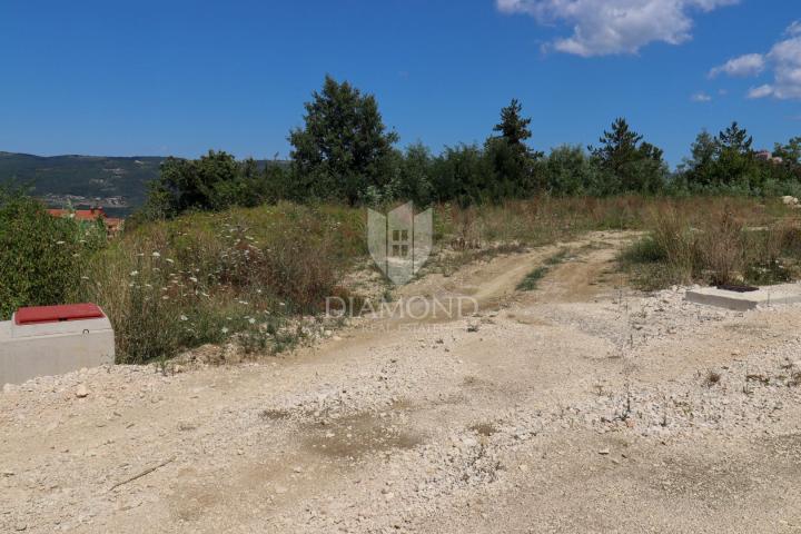 Zemljište sa pogledom na Motovun!