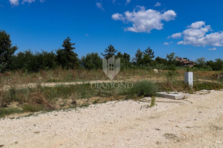 Zemljište sa pogledom na Motovun!