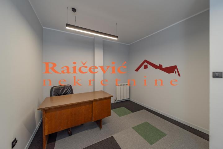 VOZDOVAC VOZDOVAC 152m2 , T , 1900e