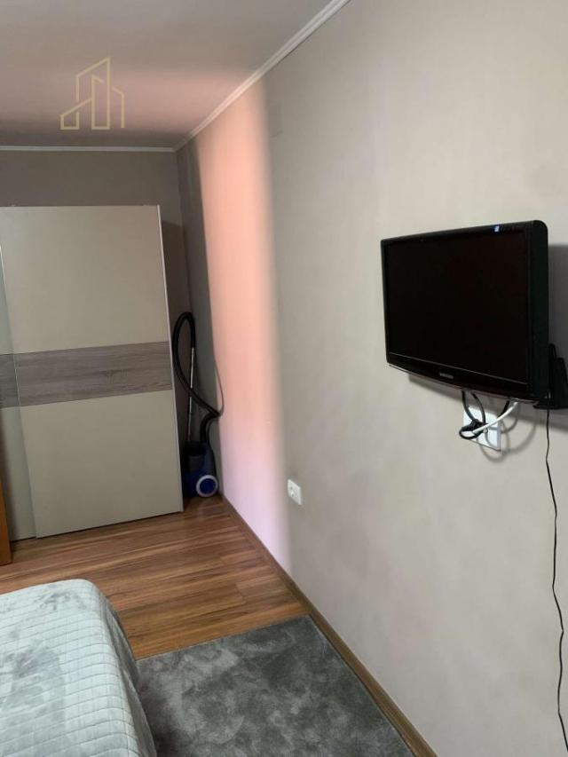 Odmah useljivo trosobnan apartman na savršenoj lokaciji