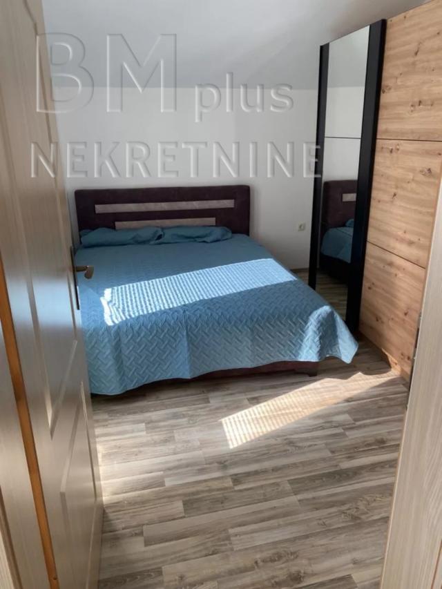  Na prodaju dvoetažna kuća 220m2 u Novom Selu. 