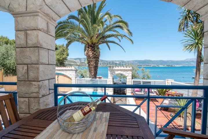   Villa prvi red uz more - TROGIR