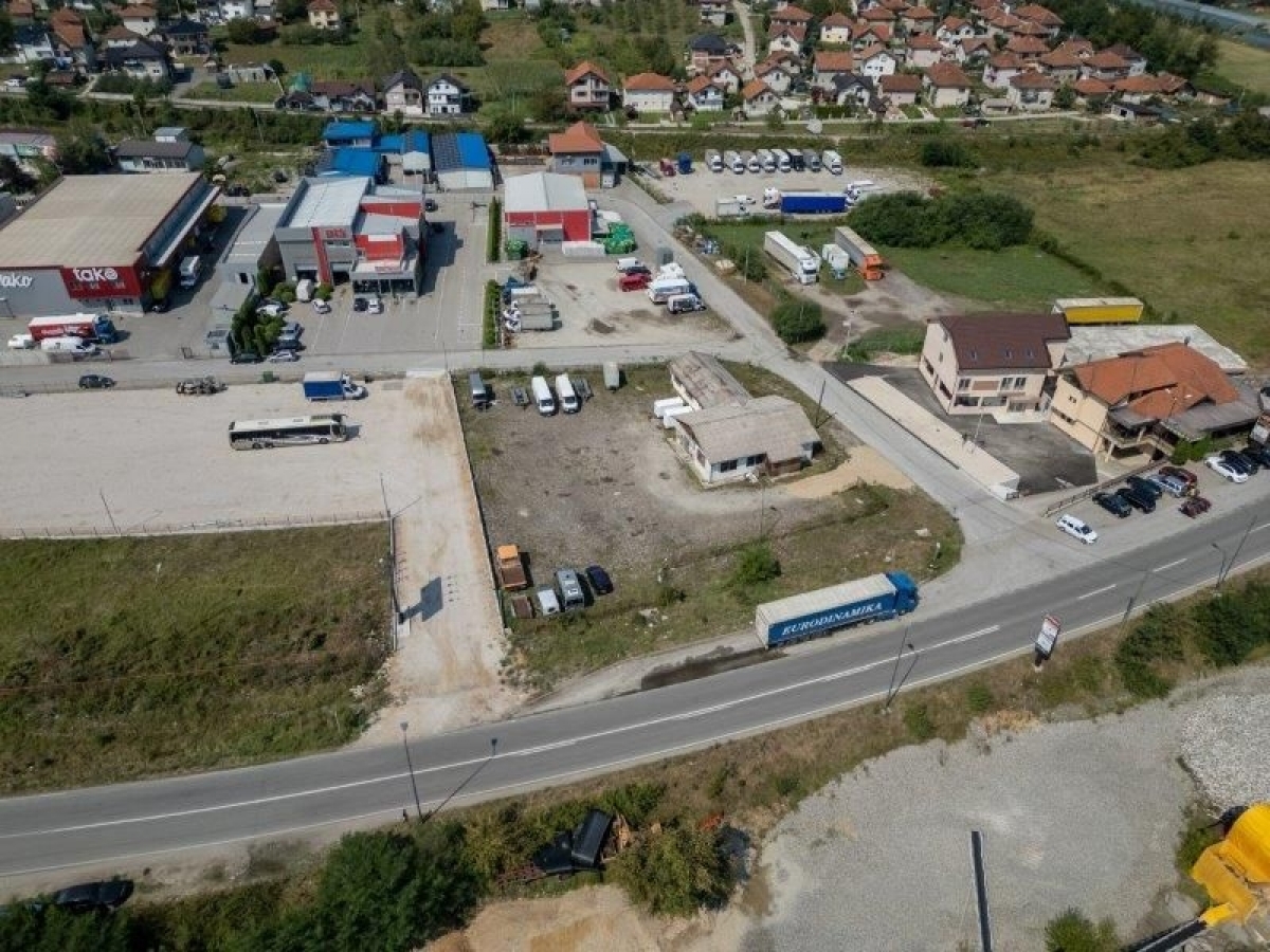 Prodaje se građevinsko zemljište 2400 m2, Bjelopoljski put, Prijepolje