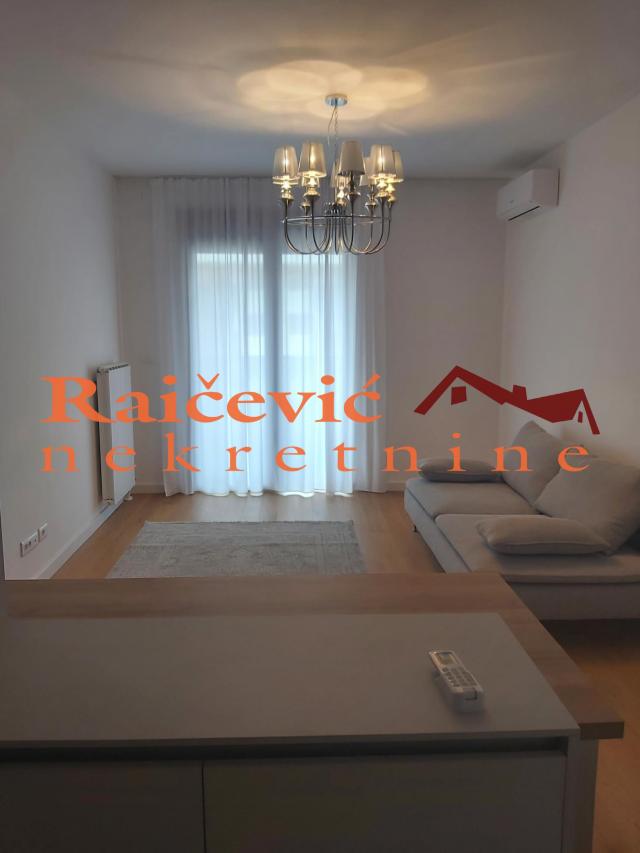 VOZDOVAC TROSARINA 48m2 , T , 700e