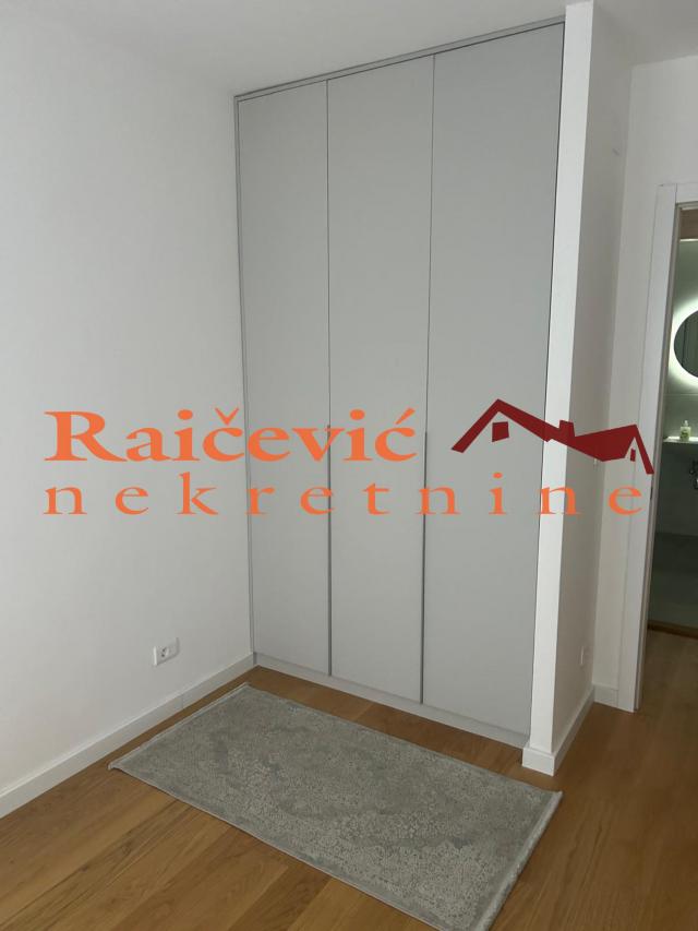 VOZDOVAC TROSARINA 48m2 , T , 700e