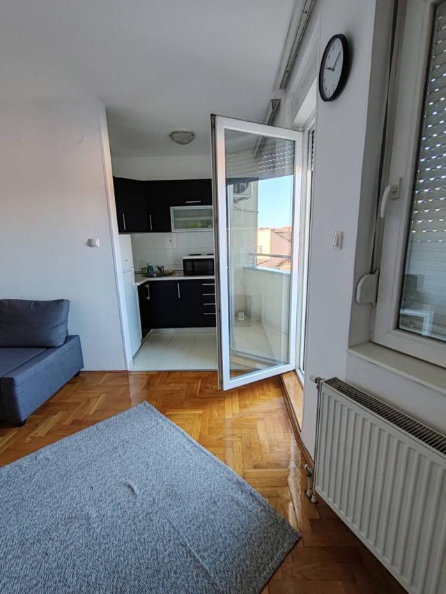 NOVI SAD - BULEVAR PATRIJARHA PAVLA - 36. 00 m2