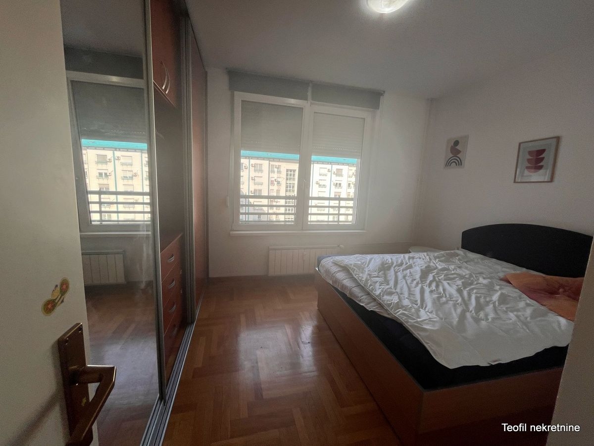 NOVI BEOGRAD BLOK 29 92m2 , (T) , 1200e