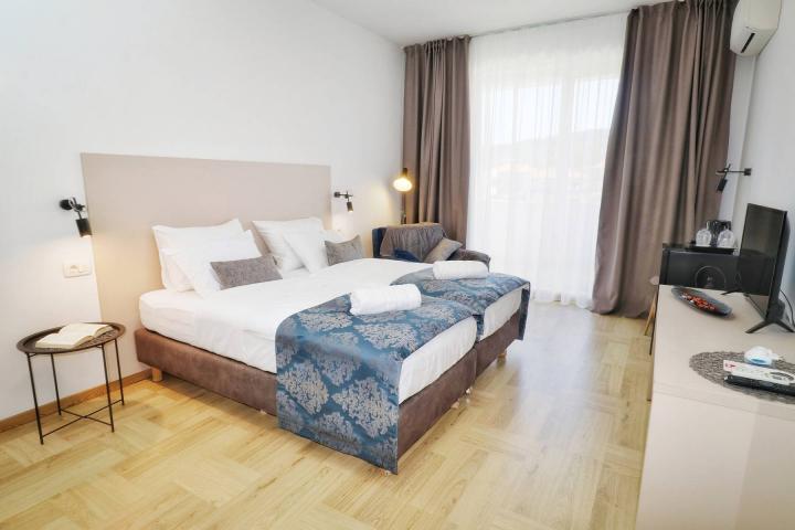 Slatine, Čiovo, Predivna vila za odmor s bazenom 340 m2