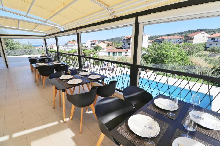 Slatine, Čiovo, Predivna vila za odmor s bazenom 340 m2