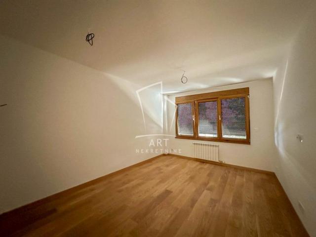 Vračar, dve stambene jedinice , mereno 82m2 ID#8559