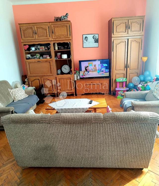 Flat Ogulin, 61m2