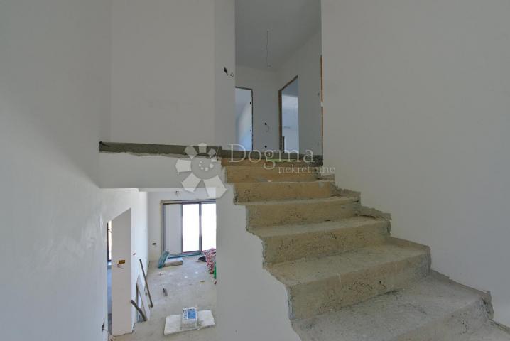 House Poljane, Opatija - Okolica, 400m2