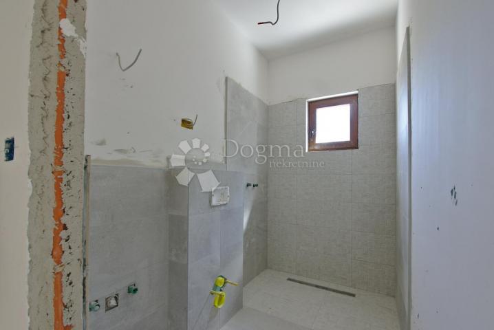 House Poljane, Opatija - Okolica, 400m2