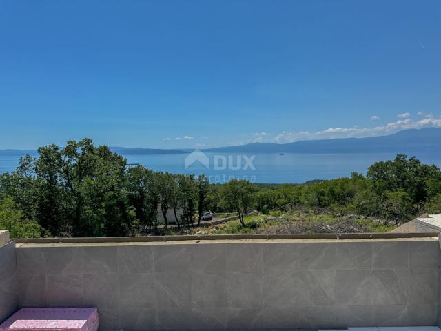 RIJEKA, KOSTRENA – exklusive Doppelhaus-Villa mit Infinity-Pool, Garage, Garten, Panoramablick auf d