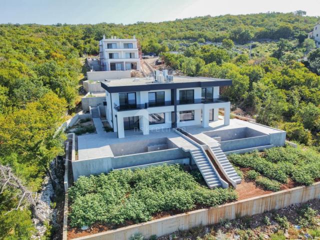 RIJEKA, KOSTRENA – exklusive Doppelhaus-Villa mit Infinity-Pool, Garage, Garten, Panoramablick auf d