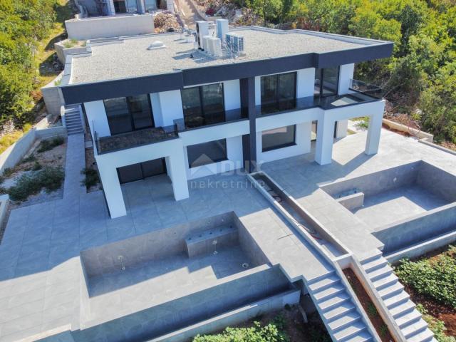 RIJEKA, KOSTRENA – exklusive Doppelhaus-Villa mit Infinity-Pool, Garage, Garten, Panoramablick auf d