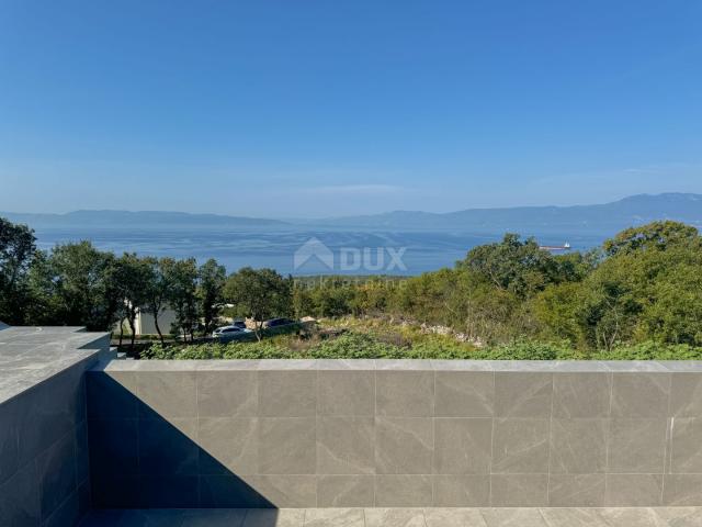 RIJEKA, KOSTRENA – exklusive Doppelhaus-Villa mit Infinity-Pool, Garage, Garten, Panoramablick auf d