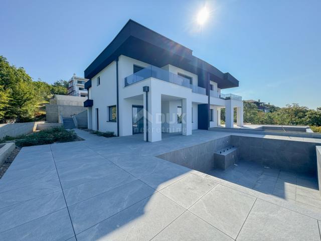 RIJEKA, KOSTRENA – exklusive Doppelhaus-Villa mit Infinity-Pool, Garage, Garten, Panoramablick auf d