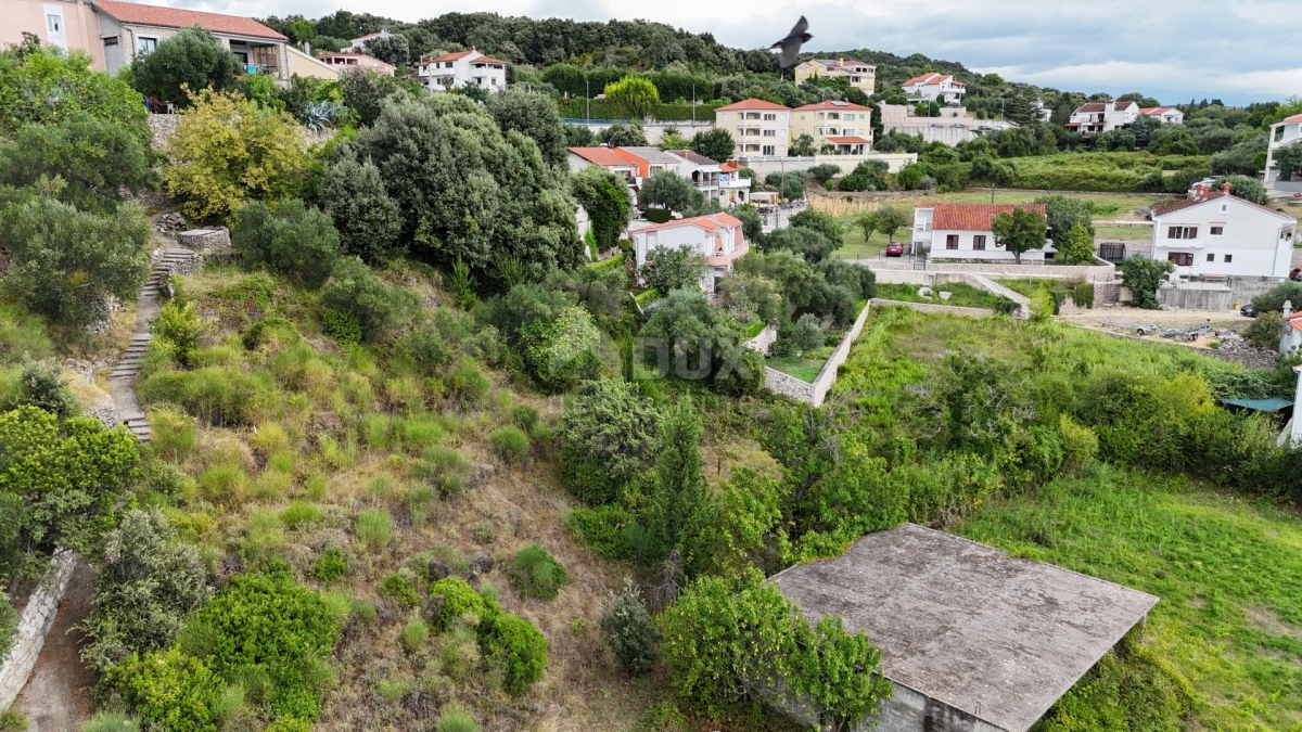 OTOK RAB, KAMPOR - građevinsko zemljište 2850 m2 pored mora