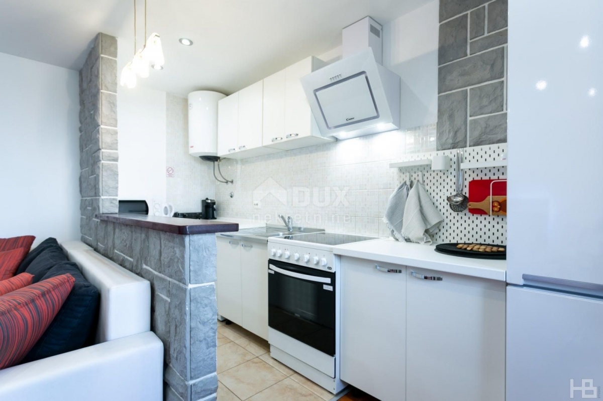 RIJEKA, PEĆINE - APARTMENT, 41 m2, 1ST ROW TO THE SEA!!!