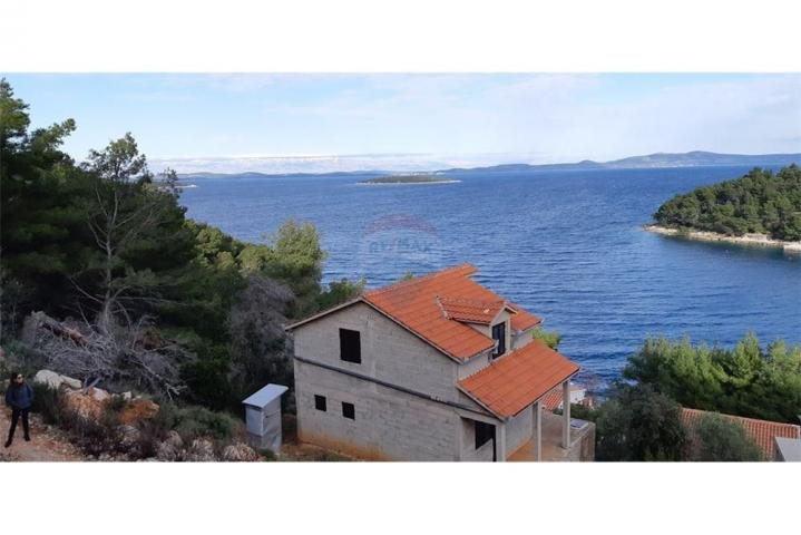 SALI, DUGI OTOK - GRAĐEVINSKO ZEMLJIŠTE 726 m2