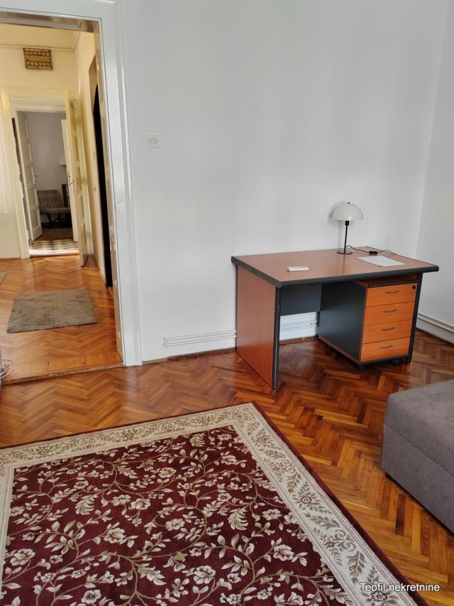 VRACAR JUŽNI BULEVAR 45m2 , (48) , 600e