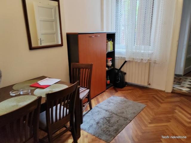 VRACAR JUŽNI BULEVAR 45m2 , (48) , 600e