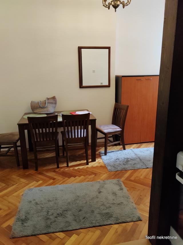 VRACAR JUŽNI BULEVAR 45m2 , (48) , 600e