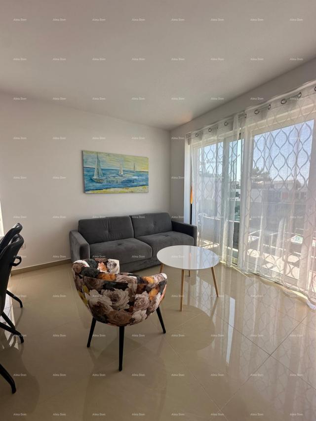 Apartment Novigrad, apartment for sale in a gated complex with a large roof terrace.