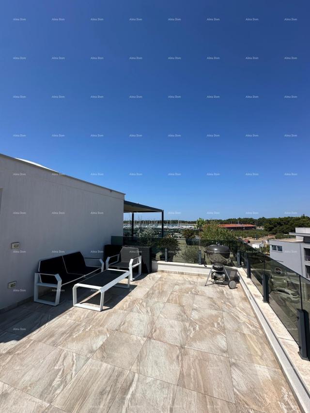 Wohnung Novigrad, Wohnung zum Verkauf in einem geschlossenen Komplex mit großer Dachterrasse.