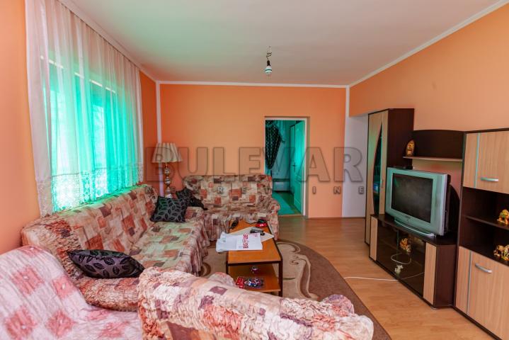 Lepa, nova kuća u Donjem Komrenu, 160m2, 7, 15 ari placa