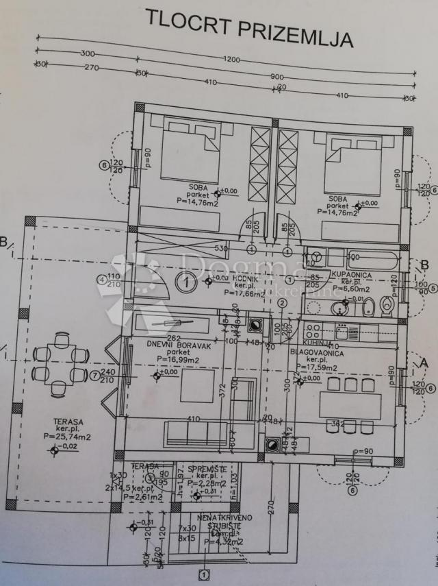  Atraktivna villa sa 2 stana na mirnoj lokaciji - 1, 5 km od mora