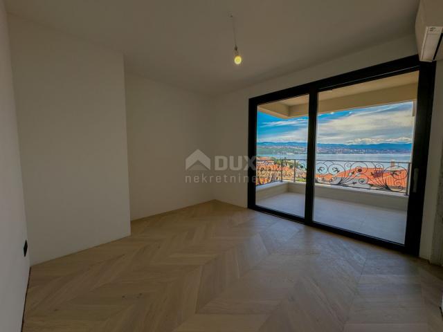 OPATIJA, CENTAR - 3S+DB stan 140m2 u novogradnji u centru Opatije, garaža, terasa, pogled na more