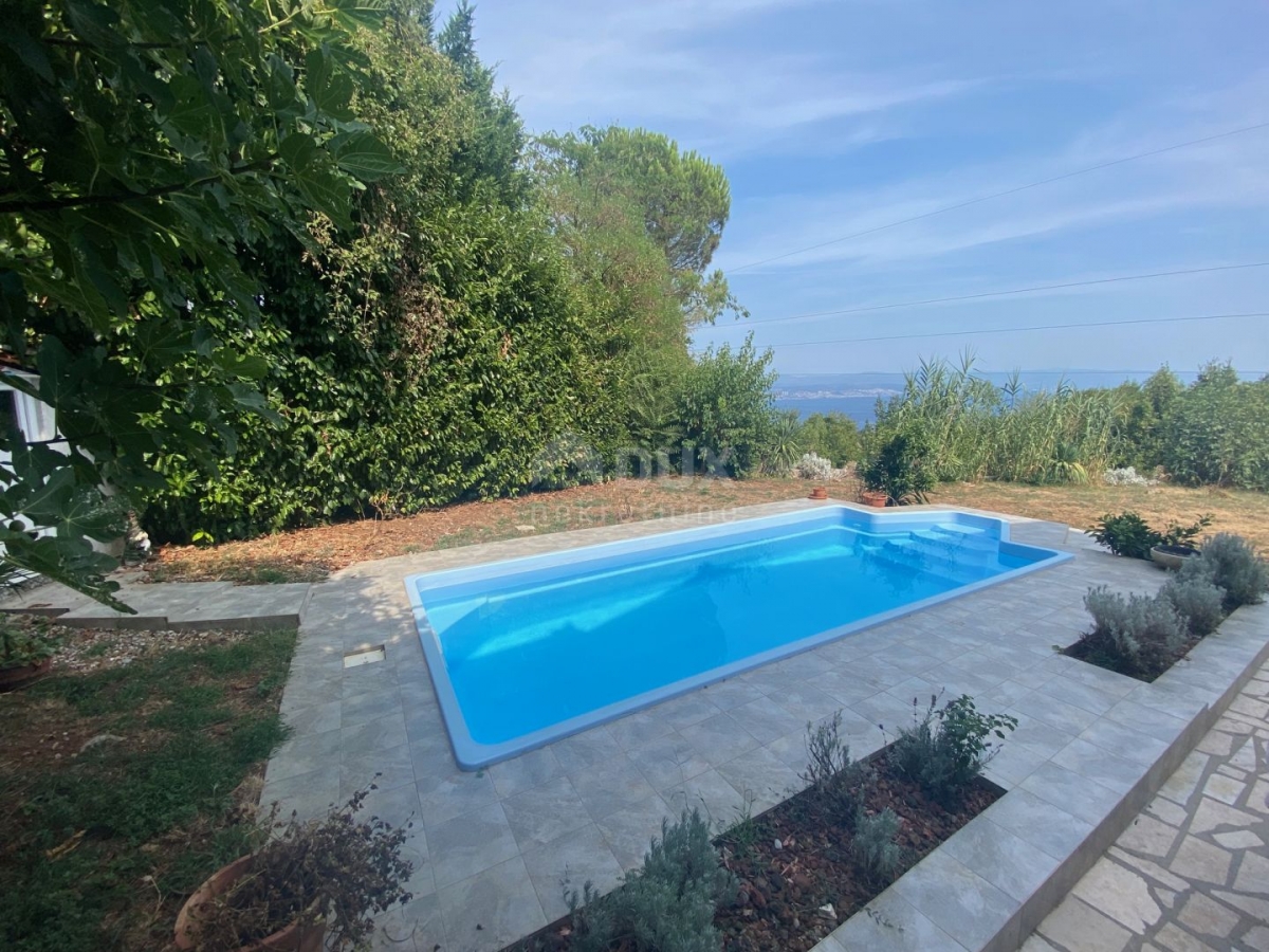 OPATIJA, IKA - ground floor apartment with pool and sea view! OPPORTUNITY!