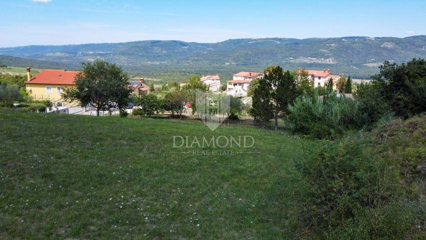 Land Motovun, 1.745m2