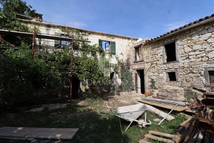 Buzet, House with started adaptation near Roč!