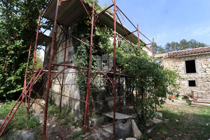 Buzet, House with started adaptation near Roč!