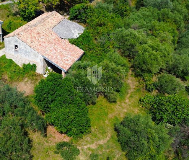 Cerovlje, okolica, dvije kamene kuće sa prekrasnim pogledom