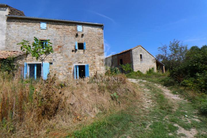 Cerovlje, okolica, dvije kamene kuće sa prekrasnim pogledom