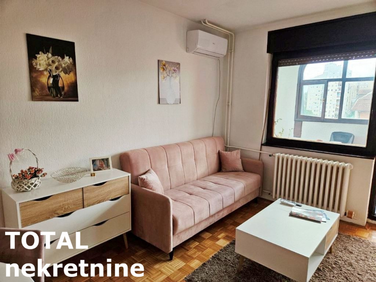 1 Jednosoban stan NOVI SAD, 90640€