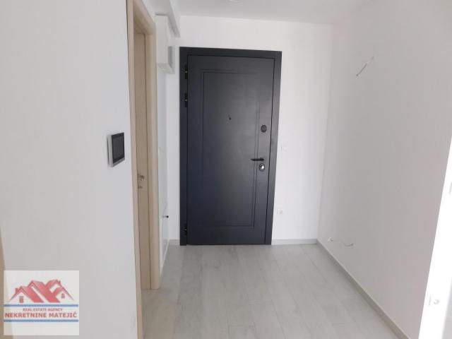 IZDAVANJE STAN CENTAR LUX NOVOGRADNJA 44M2, 2. SPRAT, PARKING-ZA POSLOVNI PROSTOR--370 EUR