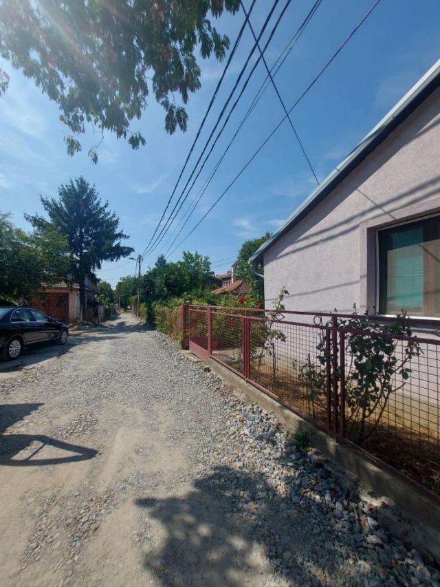 Zemun - Pregrevica, kuća 48 m2, nameštena