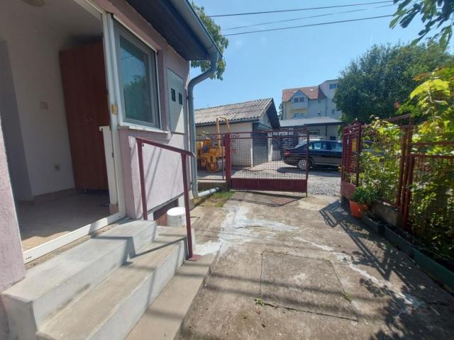 Zemun - Pregrevica, kuća 48 m2, nameštena