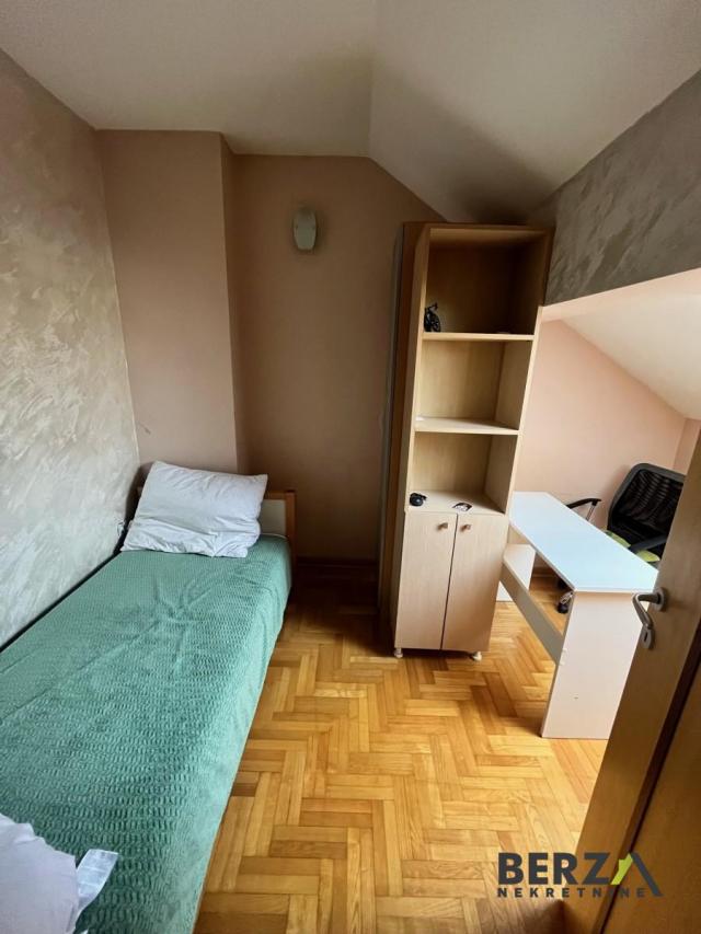 NAMEŠTEN PETOSOBAN DUPLEX NA NOVOJ DETELINARI 