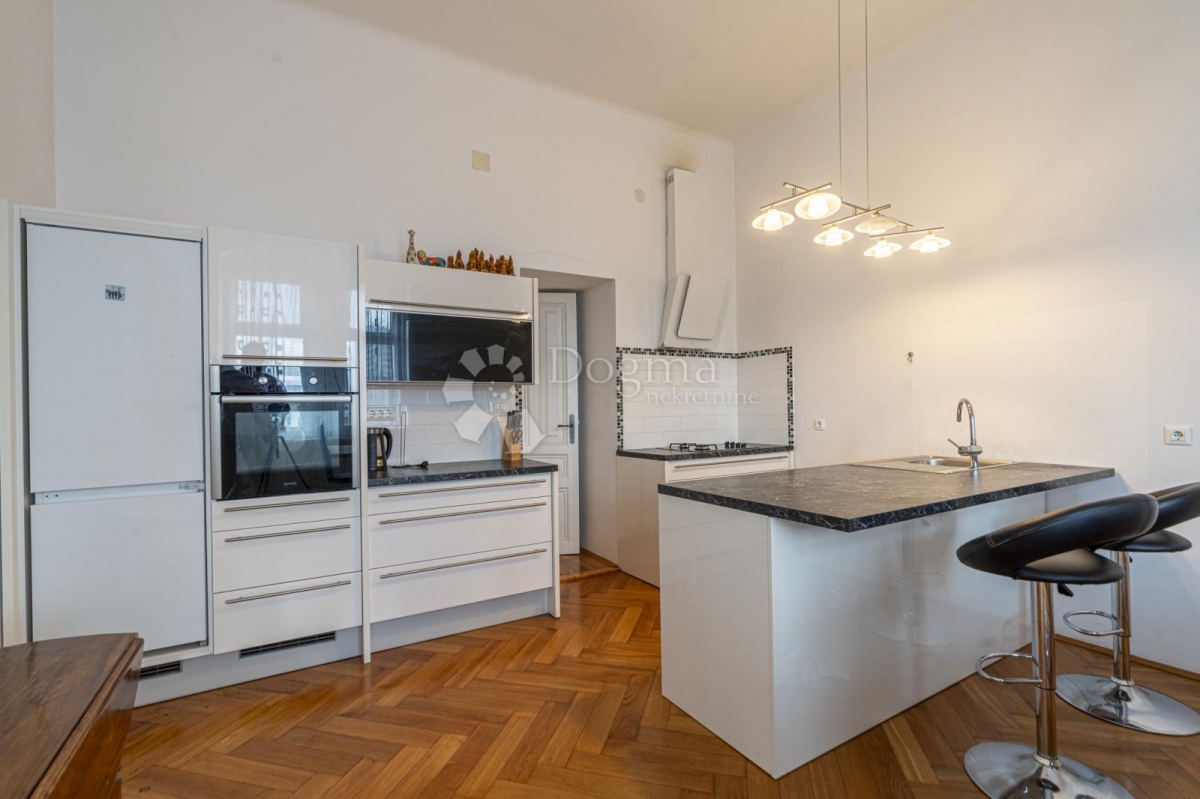 Flat Centar, Rijeka, 140m2