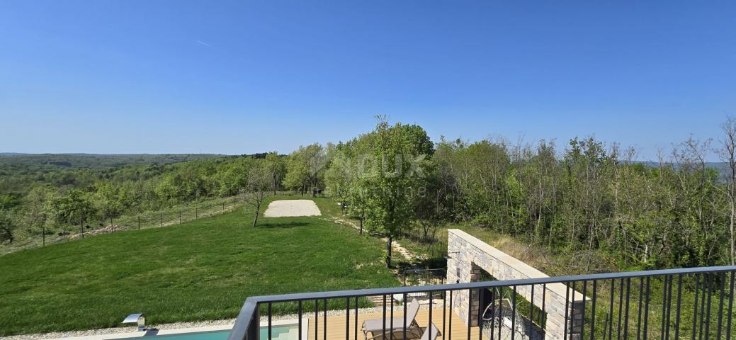 ISTRIA, MOTOVUN, SURROUNDINGS - Beautiful villa in front of a green zone with a panoramic view and c